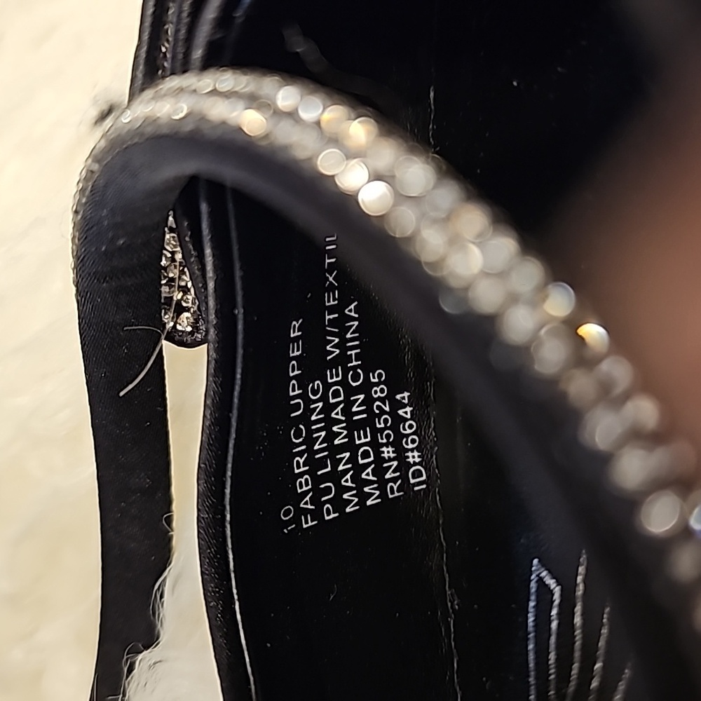 Black Slingback Heels - Picture 7 of 9